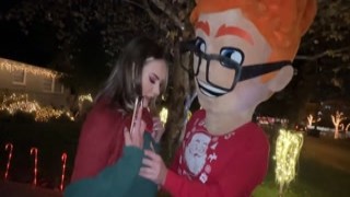 Boy gives a cunnilingus to pretty girlfriend and fucks her in the park