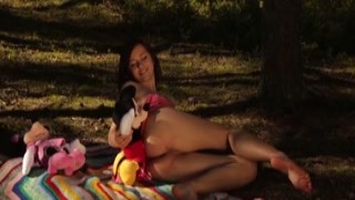 Naomi shows her majestic butt and sucks dick on POV