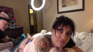 Remarkable blowjob by this ravenous dark haired babe